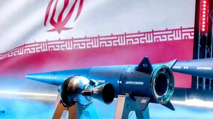 İran “Fəth-1” adlı hipersəs raketindən istifadə etdiyini açıqladı