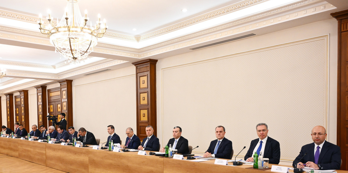 BMT-nin Ümumdünya Şəhərsalma Forumunun 13-cü sessiyasının keçirilməsi ilə əlaqədar yaradılmış Təşkilat Komitəsinin ilk iclası olub