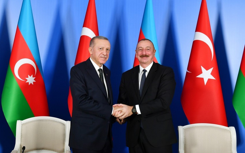 İlham Əliyev və Paşinyan Türkiyəyə gedir – Üçtərəfli görüş keçirilə bilərmi? -