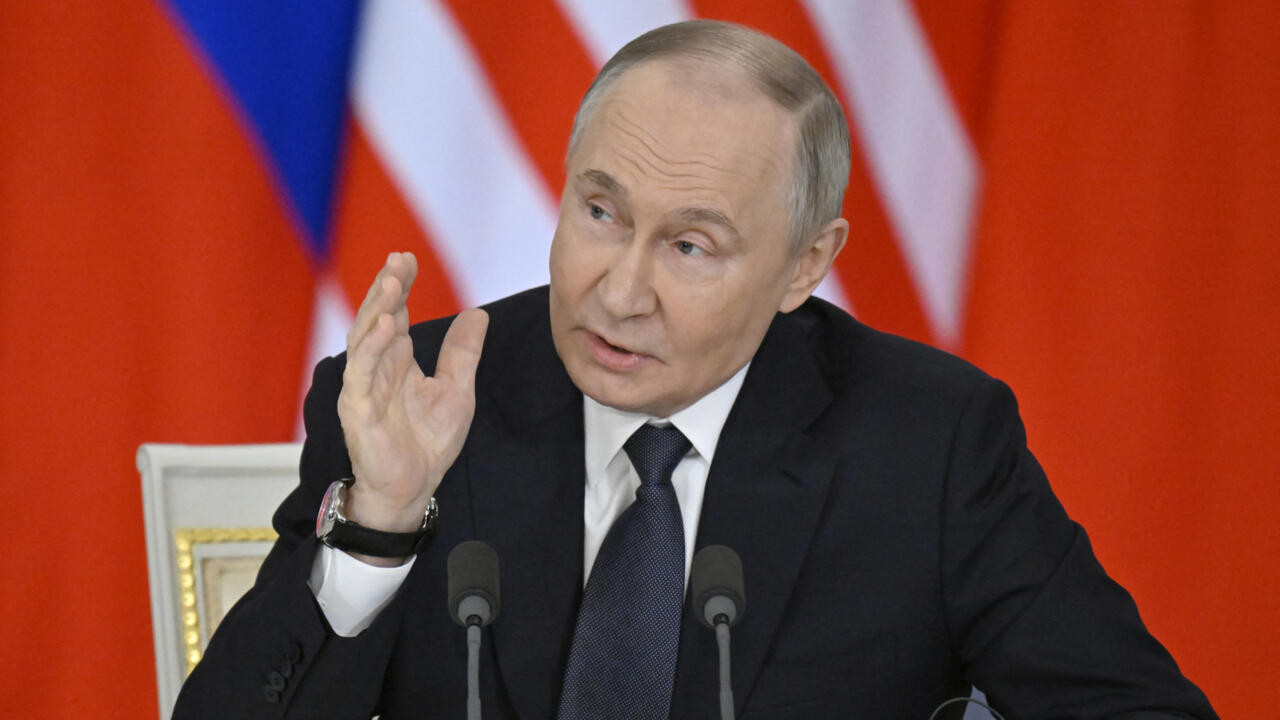 Putin: “İranda rejim dəyişikliyi Yaxın Şərqi cəhənnəmə çevirər”