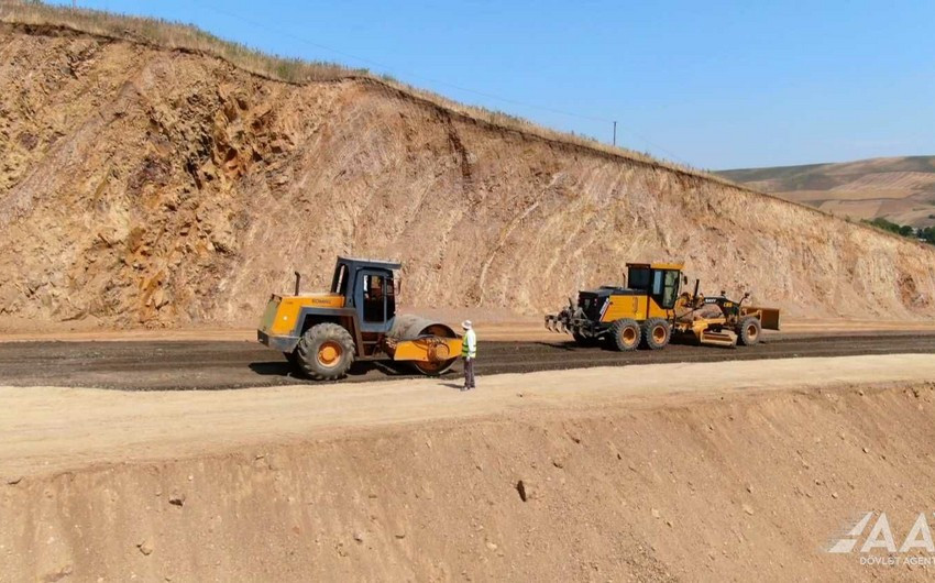 Cəlilabad rayonunda avtomobil yollarının yenidən qurulmasına başlanılıb