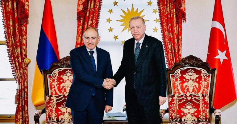 Ərdoğan İstanbulda Paşinyanı qəbul edib