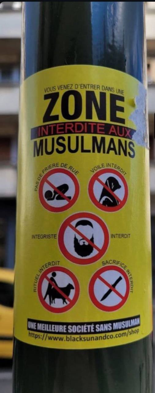 Paris küçələrində antimusəlman vərəqələr yayılıb