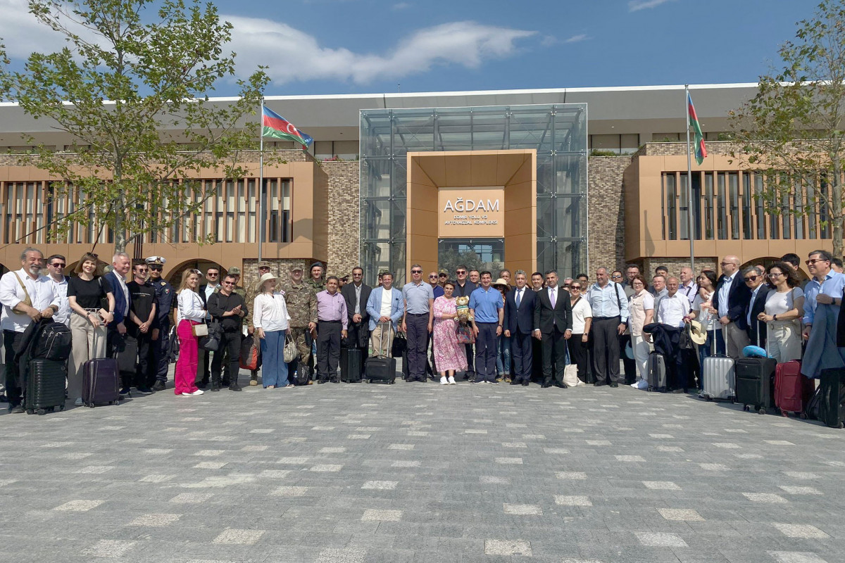 Hikmət Hacıyev diplomatik korpus nümayəndələrinin Qarabağa səfərinin başa çatması ilə bağlı paylaşım edib