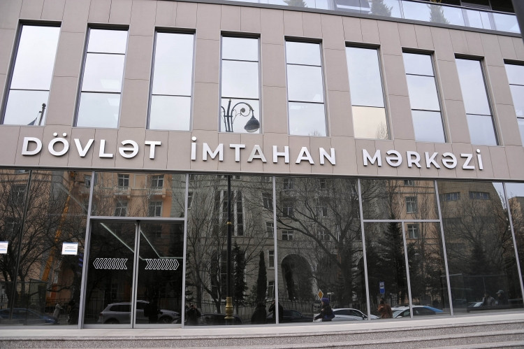 Dövlət qulluğuna qəbul olmaq istəyənlər test imtahanı verirlər