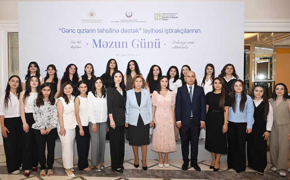 Heydər Əliyev Fondunun vitse-prezidenti Leyla Əliyeva “Gənc qızların təhsilinə dəstək” layihəsi iştirakçılarının məzun günündə iştirak edib