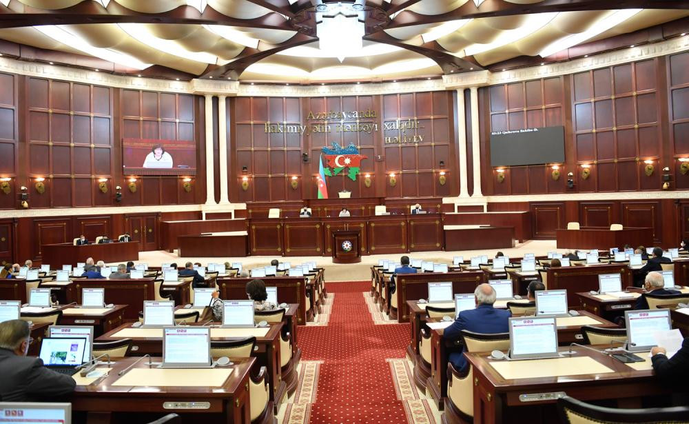 Milli Məclisin növbədənkənar sessiyası üzrə növbəti iclası başlayıb