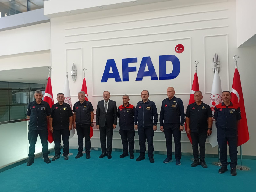 Ankarada AFAD Türkiyə əməkdaşları Azərbaycan FHN adından mükafatlandırılıb