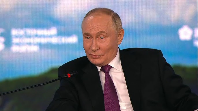 KİV: Putin danışıb, bütün səhnə gülüb