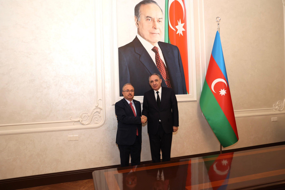 Kamran Əliyev Türkiyənin Azərbaycandakı səfiri ilə görüşüb