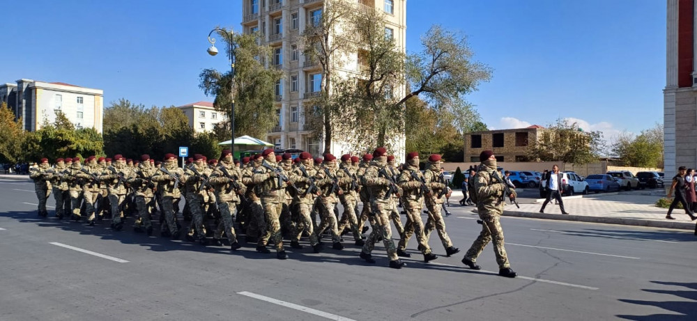 Bakıda Silahlı Qüvvələr Günündə hərbçilərin yürüşü keçirilir