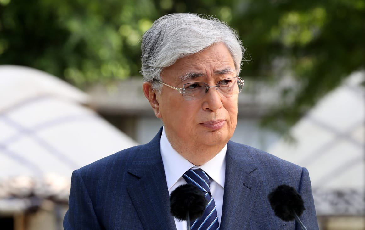 Tokayev siyasətçiləri tənqid etdi: "Çıxışlarını yazmaq üçün ChatGPT-dən istifadə edirlər"