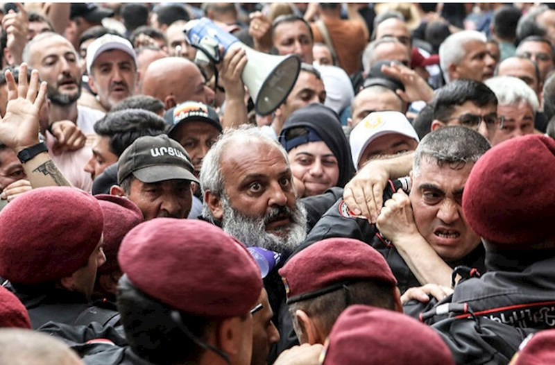 Ermənistanda vəziyyət gərginləşir: Çevriliş cəhdinə görə 15 nəfər saxlanıldı