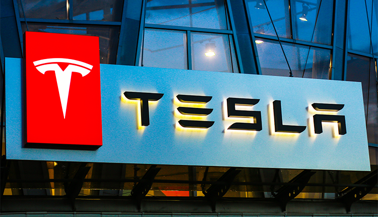 İlon Maskın iranlı dostu “Tesla”dan qovulub