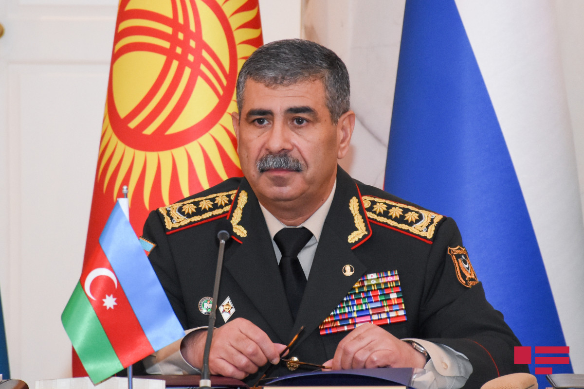 Azərbaycan müdafiə naziri Pakistana başsağlığı verib
