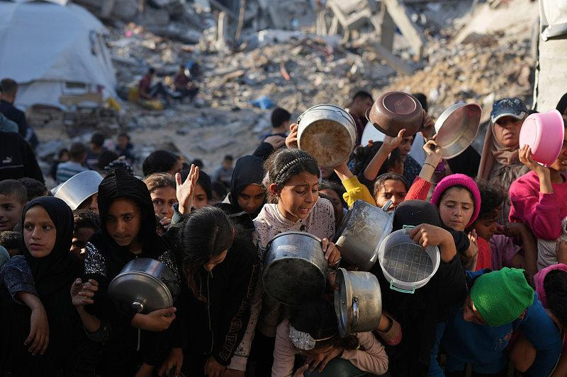 BMT: Qəzzada humanitar yardıma çatmağa çalışan 580 nəfər həlak olub