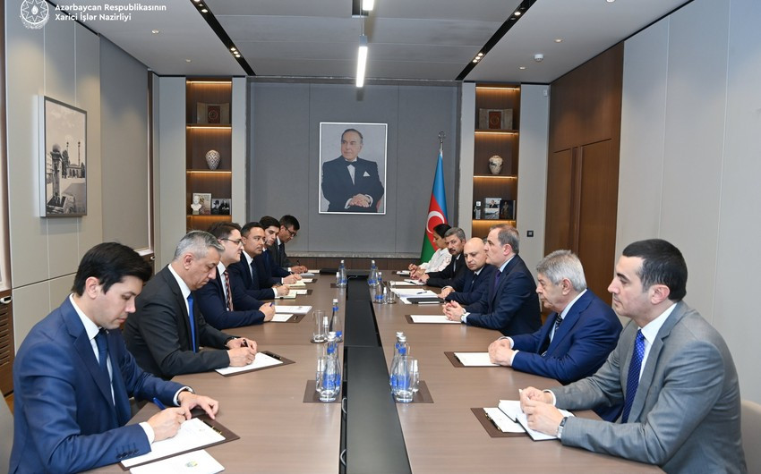 Ceyhun Bayramov Özbəkistan xarici işlər nazirinin müavini ilə regional məsələləri müzakirə edib