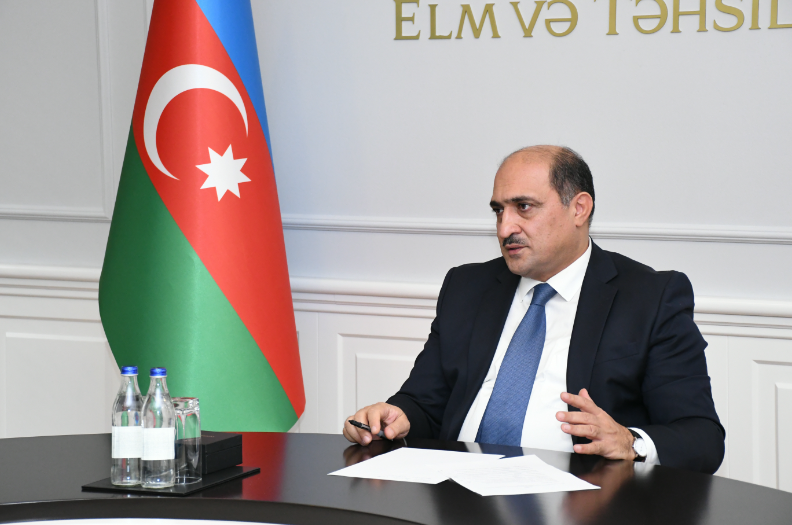 Nazir müavini valideynlərə təşəkkür etdi
