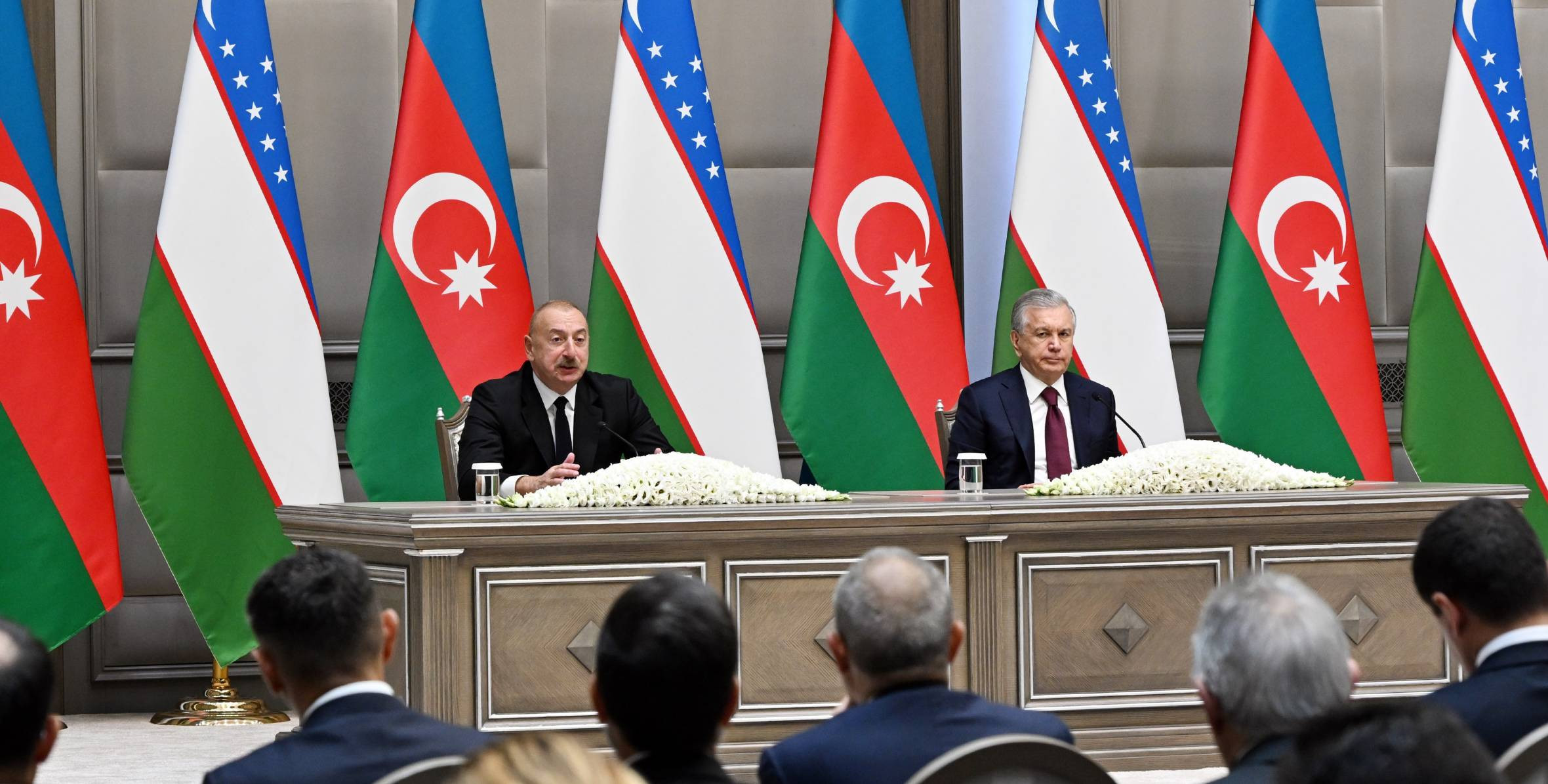 Azərbaycan Prezidenti İlham Əliyev və Özbəkistan Prezidenti Şavkat Mirziyoyev mətbuata bəyanatlarla çıxış ediblər