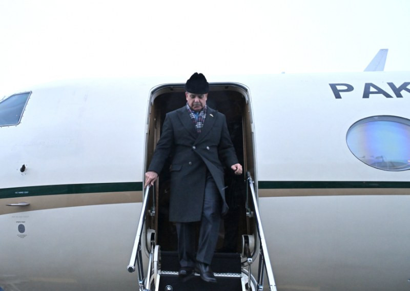 Pakistan Baş naziri Azərbaycana yola düşüb