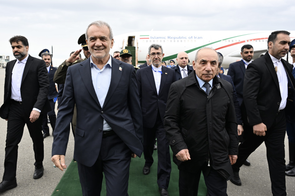 İran Prezidenti Məsud Pezeşkian Azərbaycana səfərə gəlib