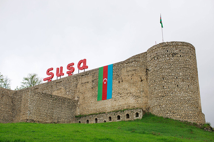 Şuşada İlham Əliyevin adından İqtisadi Əməkdaşlıq Təşkilatının 17-ci Zirvə görüşünün iştirakçılarının şərəfinə rəsmi nahar verilib
