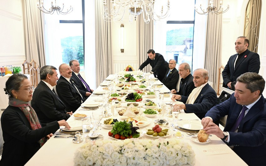 Şuşada İlham Əliyevin adından İqtisadi Əməkdaşlıq Təşkilatının 17-ci Zirvə görüşünün iştirakçılarının şərəfinə rəsmi nahar verilib