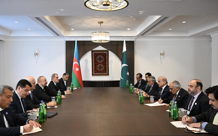 İlham Əliyev Xankəndidə Pakistanın Baş naziri ilə görüşüb