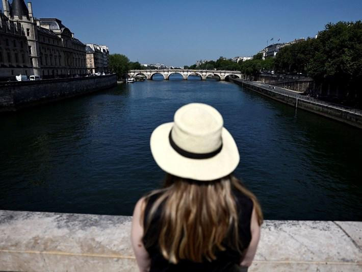 102 il sonra bir ilk: Parisdə Seine çayında üzməyə icazə verildi