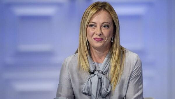 Meloni: Vaşinqton Kiyevə silah tədarükündən imtina etməyib
