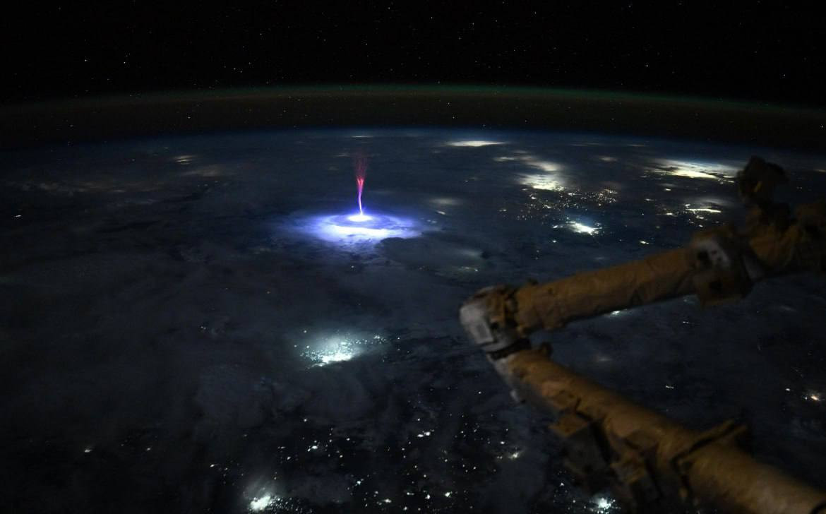 NASA astronavtı Meksika üzərində “sprite” ildırımını görüntülədi