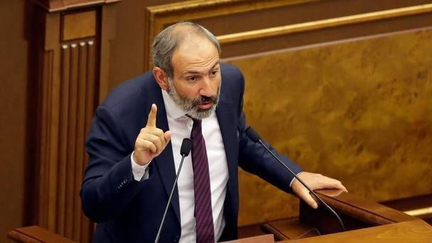 Paşinyandan Katolikosla bağlı sərt açıqlama: Hərbi çevrilişi dəstəkləyirsə, onların ideologiyasını bölüşür