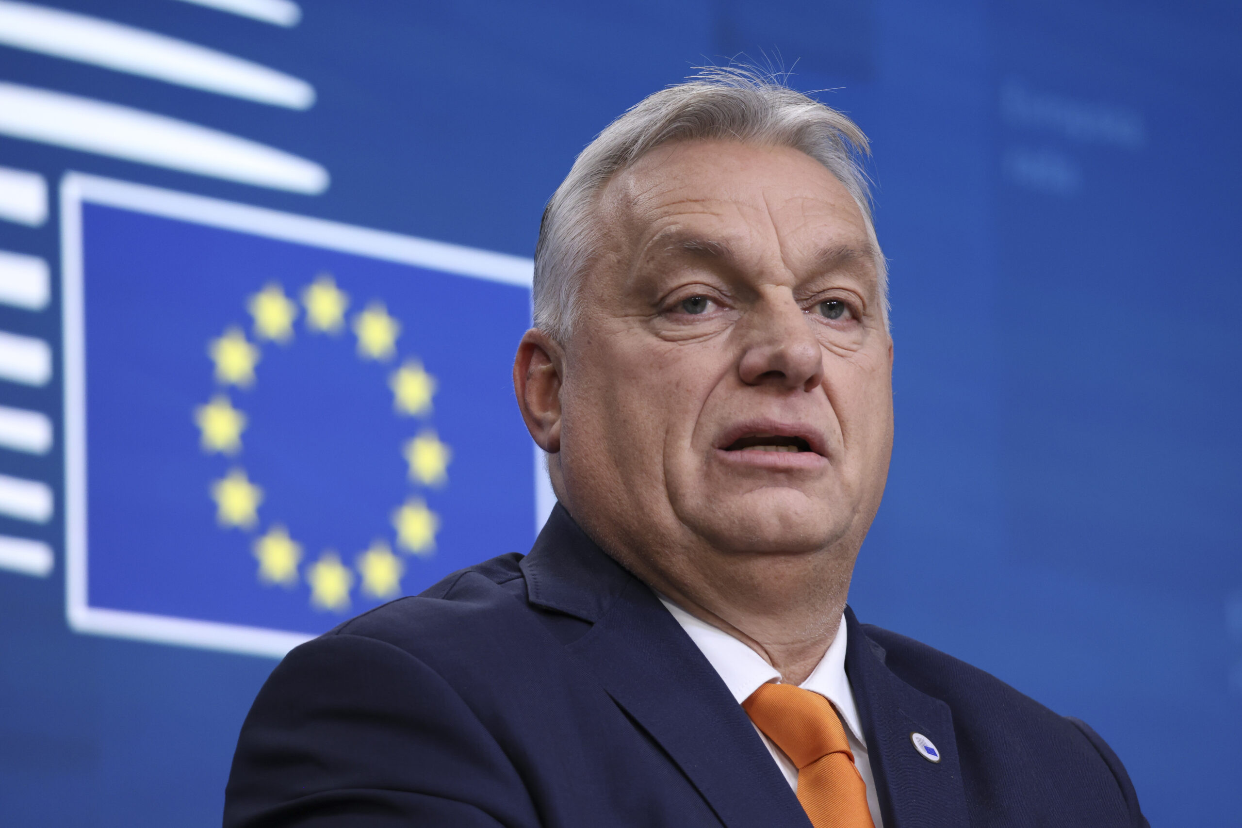 Macarıstanın Baş naziri Orban Avropa Komissiyasının rəhbərinin istefasını tələb edib
