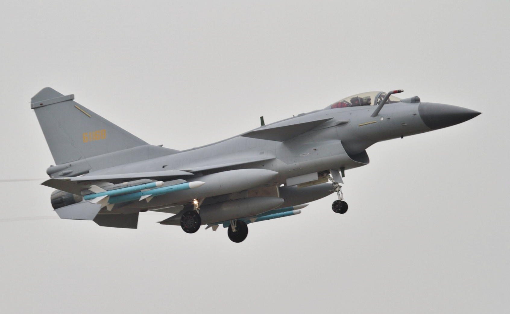 Çin J-10 döyüş təyyarələrini ixrac etməyə hazır olduğunu açıqladı
