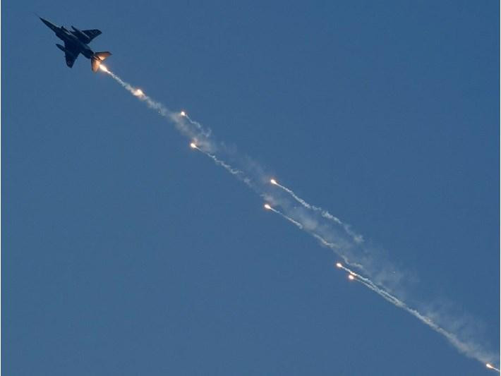 Hindistanda hərbi təyyarə qəzası: 2 pilot həlak olub