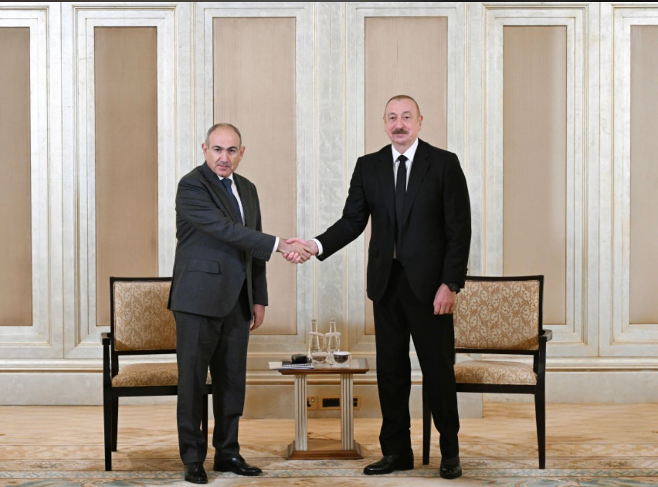 Əbu-Dabidə Prezident İlham Əliyevin Ermənistan Baş naziri Nikol Paşinyanla görüşü başlayıb
