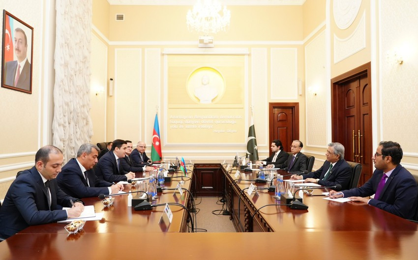 Ədliyyə naziri Fərid Əhmədov pakistanlı həmkarı ilə görüşüb