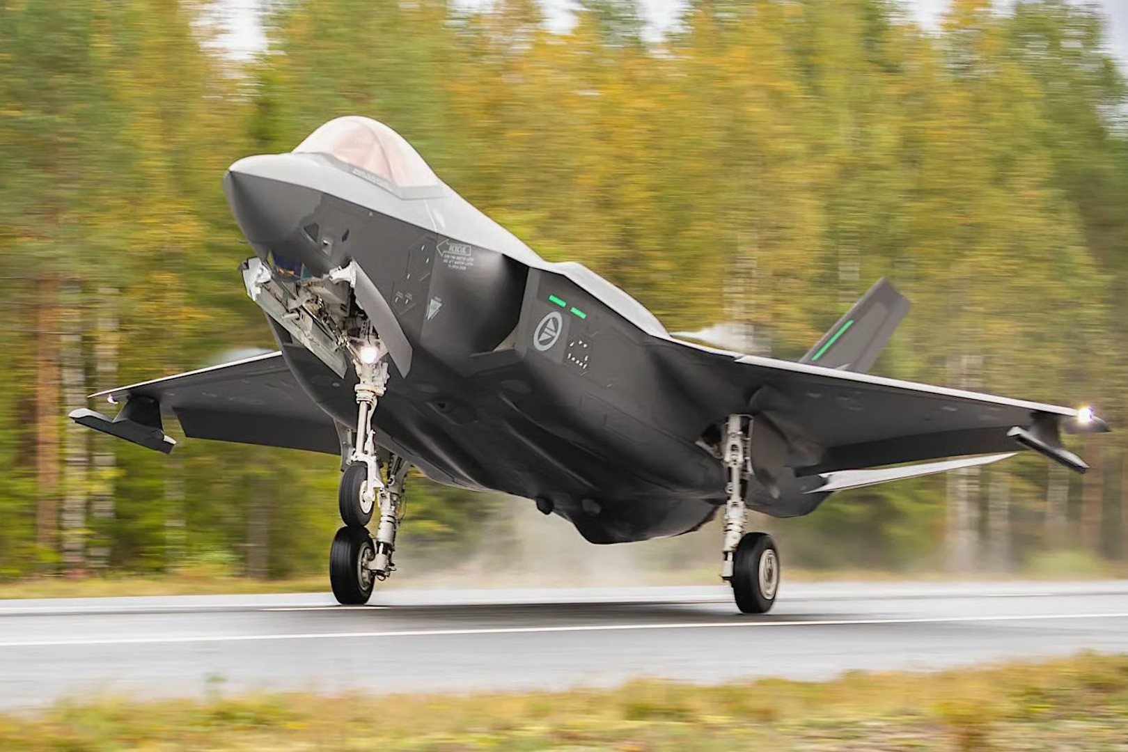Amerikalı senator Riş Türkiyəyə qarşı F-35 embarqosunu davam etdirmək qərarını açıqladı