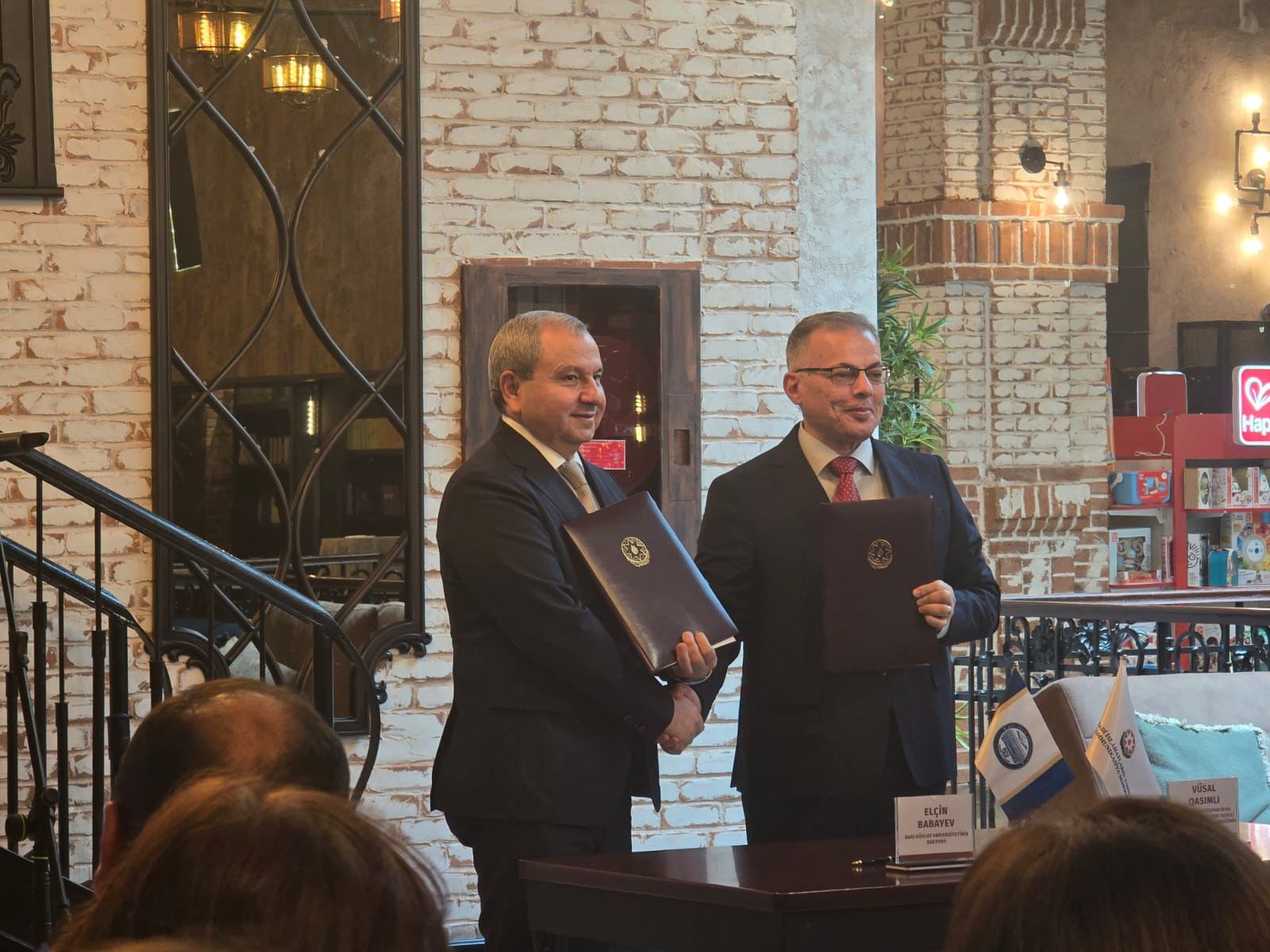 BDU və İqtisadi İslahatların Təhlili və Kommunikasiya Mərkəzi arasında müqavilə imzalanıb