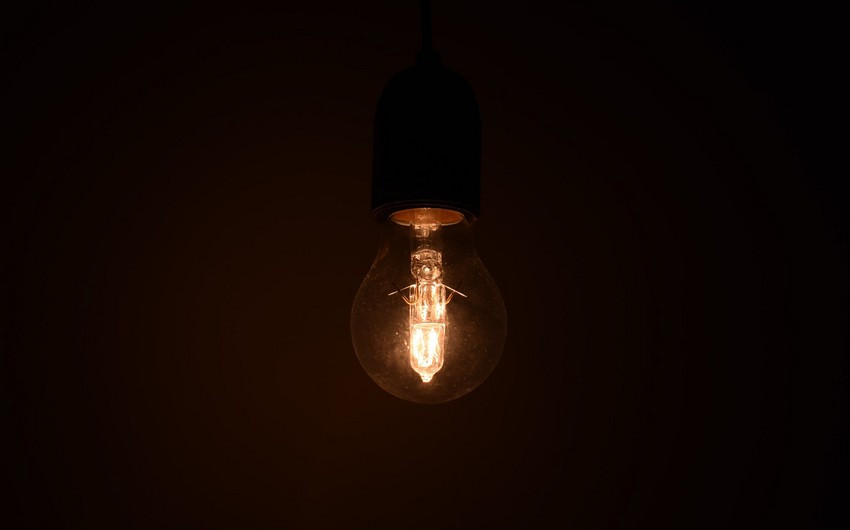 Üç rayonda küləkli hava şəraiti ilə bağlı elektrik enerjisinin verilişində fasilələr yaranıb