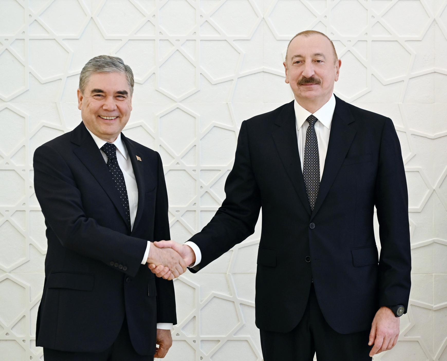 İlham Əliyev Qurbanqulu Berdiməhəmmədov ilə görüşüb