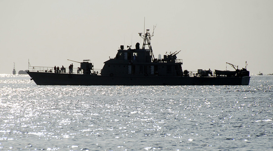 İran Oman dənizində yanacaq tankerini ələ keçirdi