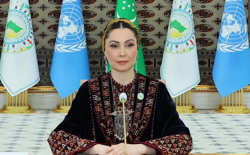Berdiməhəmmədovun qızı Azərbaycan Milli Xalça Muzeyi ilə tanış olub