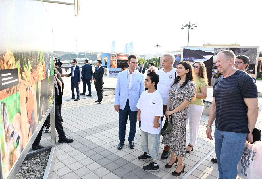 Leyla Əliyeva Azərbaycanda təbiətin mühafizəsinin 100 illiyinə həsr olunmuş fotosərginin açılışında iştirak edib