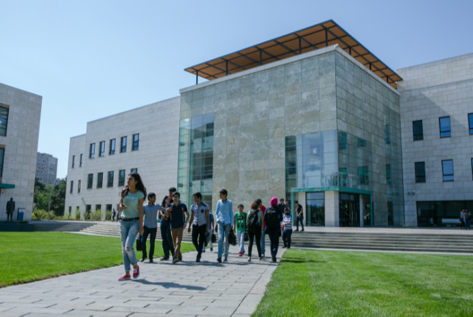 ADA Universitetində dövlət sifarişi ilə təhsil alan tələbələrə təqdim olunan imkanlar açıqlanıb