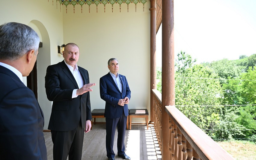 İlham Əliyev və Qurbanqulu Berdiməhəmmədov Şuşada Mehmandarovların malikanə kompleksində olublar