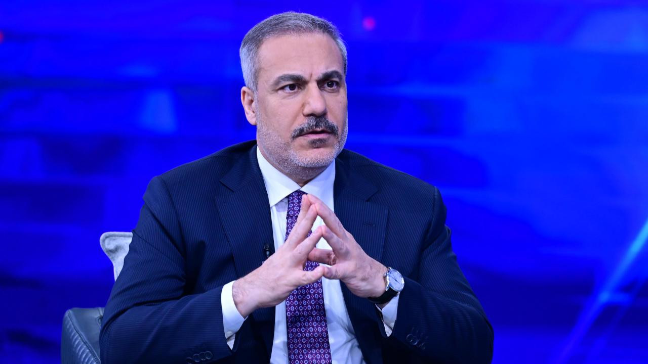Türkiyə XİN rəhbəri Hakan Fidan YPG-ni Suriyadakı vəziyyətdən istifadə etməməyə çağırıb