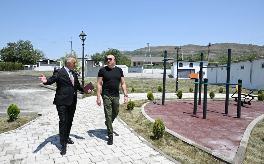 Prezident Xocalının Təzəbinə kəndində görülən işlərlə tanış olub