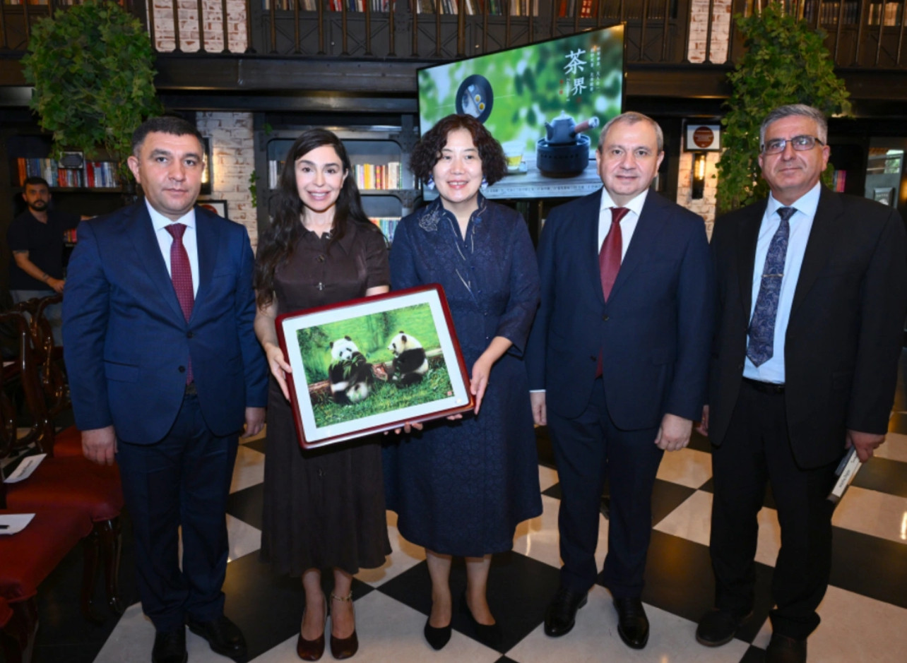 Bakı Kitab Mərkəzində "Tanımadığımız Konfutsi" adlı gecə keçirilib