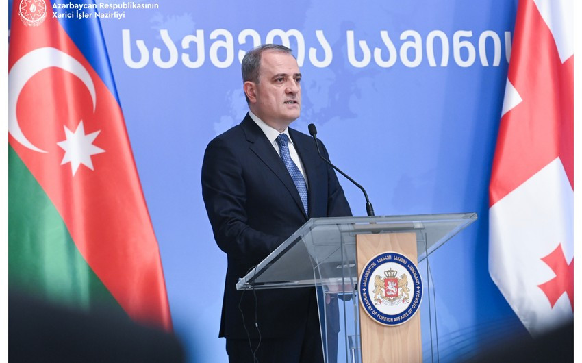 Ceyhun Bayramov gürcü həmkarına: Ermənistan konstitusiyasında Azərbaycana qarşı ərazi iddiaları sülh sazişinin imzalanması üçün maneədir
